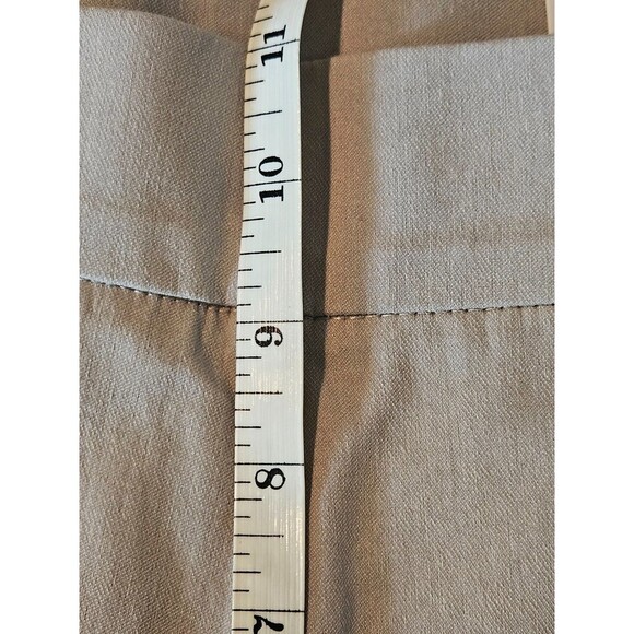 Liz Claiborne Studio Crop Sits At Waist Pants Women’s Size 12 Cream NWT - Picture 9 of 11